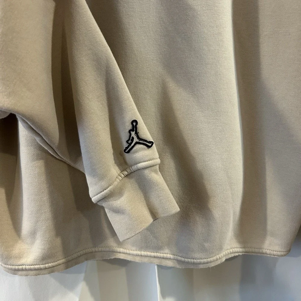 Nike Air Jordan Essential Holiday Fleece Crew Sweetshirt Size Medium‎